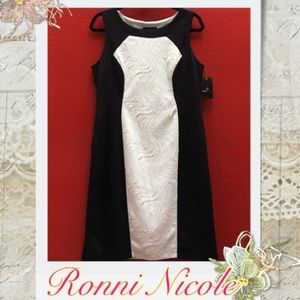 👗BRAND NEW Ronni Nicole Black/White Midi Dress💕